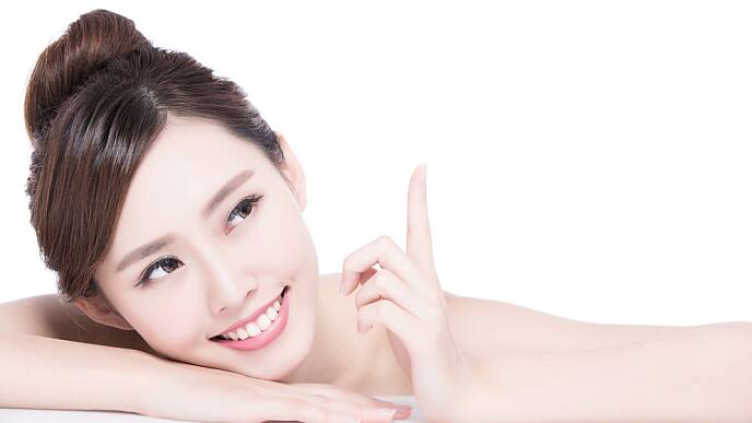 หญิงสาวยิ้ม